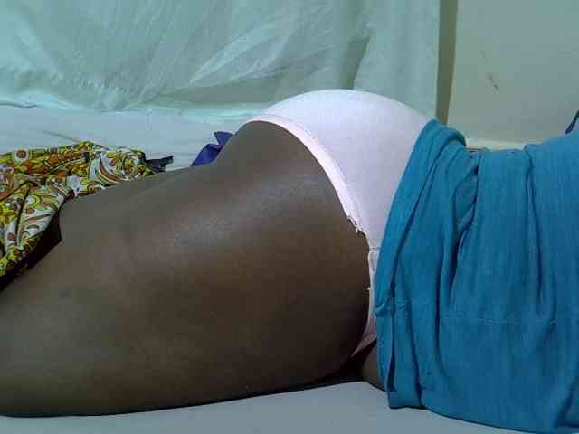Ebonypussyy1