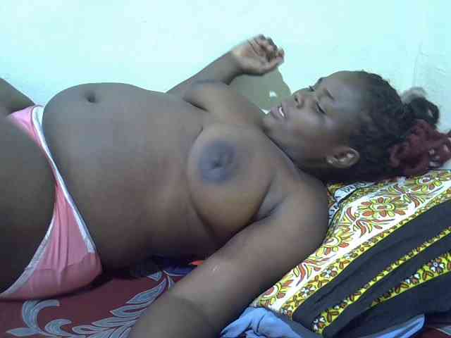 Ebonypussyy1