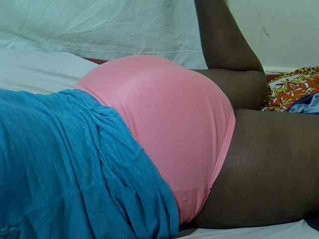 Ebonypussyy1