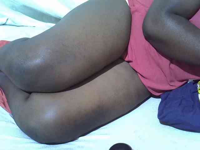 Ebonypussyy1 webcam