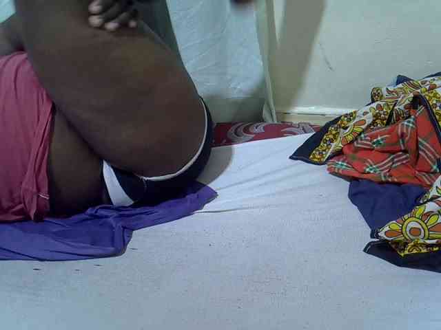 Ebonypussyy1