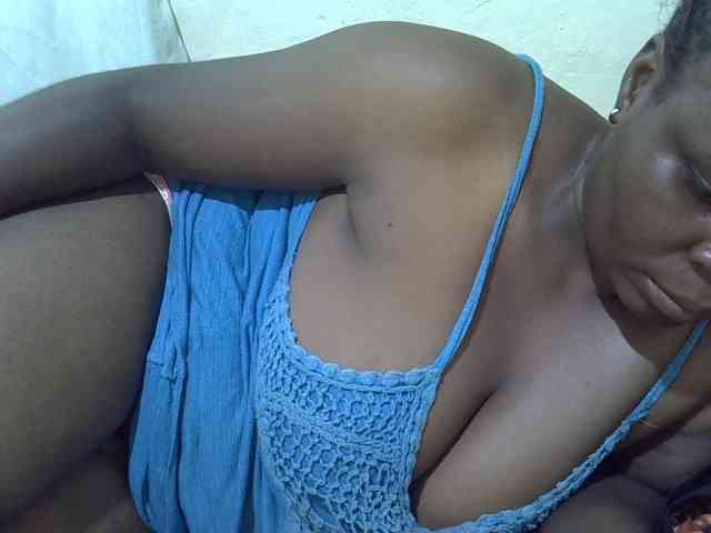 Ebonypussyy1 webcam