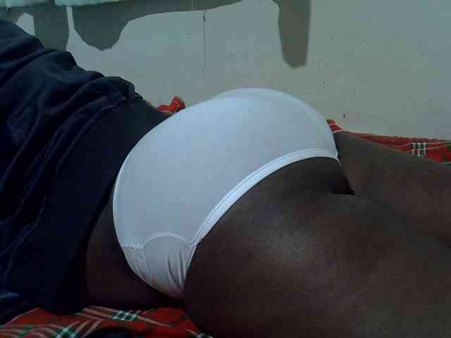 Ebonypussyy1