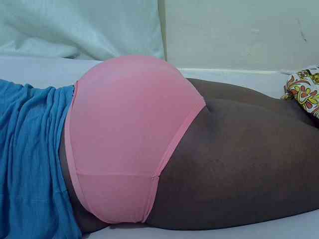 Ebonypussyy1 webcam