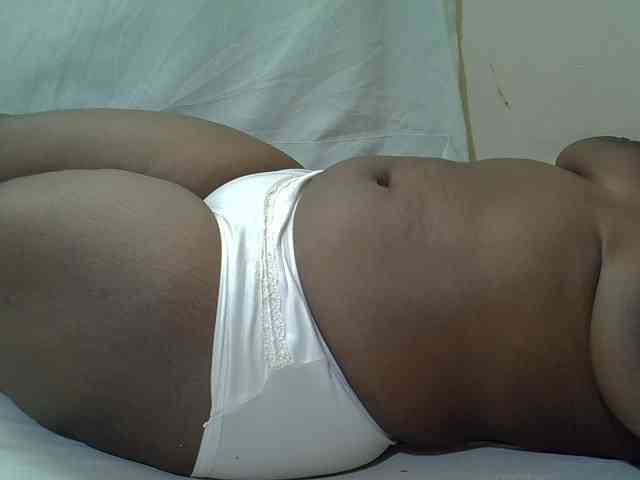 Ebonypussyy1