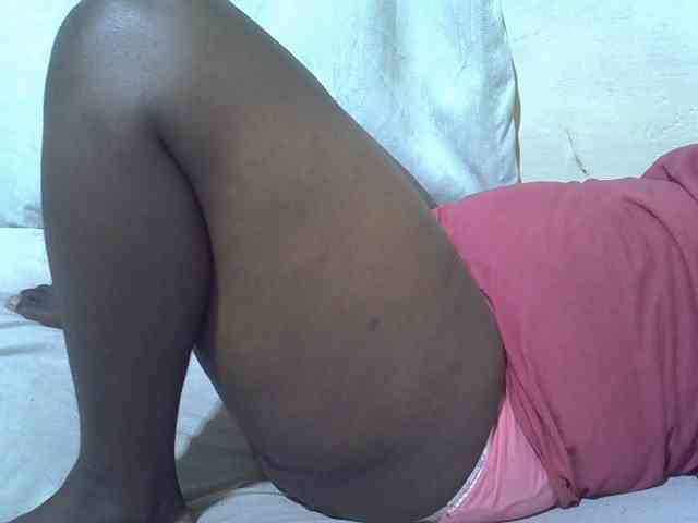 Ebonypussyy1 webcam