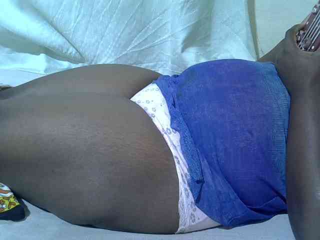Ebonypussyy1