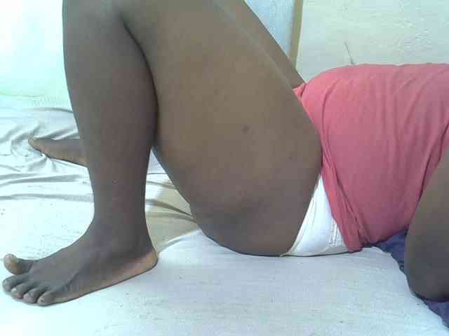 Ebonypussyy1 webcam