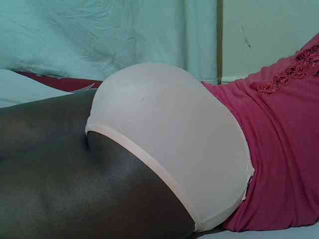 Ebonypussyy1