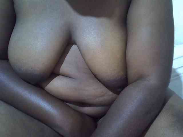 Ebonypussyy1 webcam