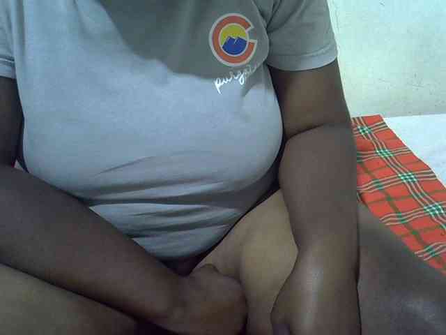 Ebonypussyy1 webcam