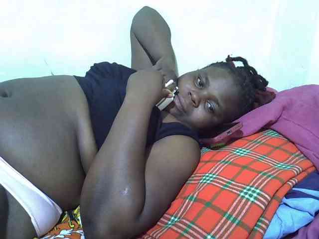 Ebonypussyy1 webcam