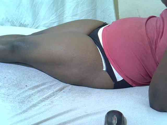 Ebonypussyy1