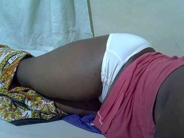 Ebonypussyy1 webcam