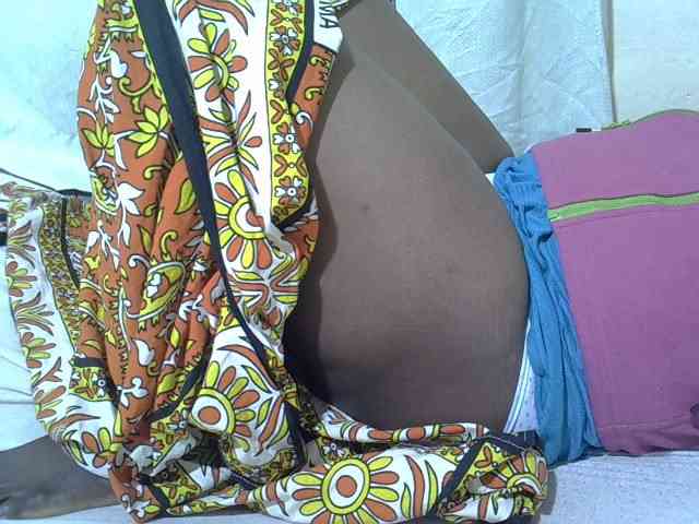 Ebonypussyy1 webcam