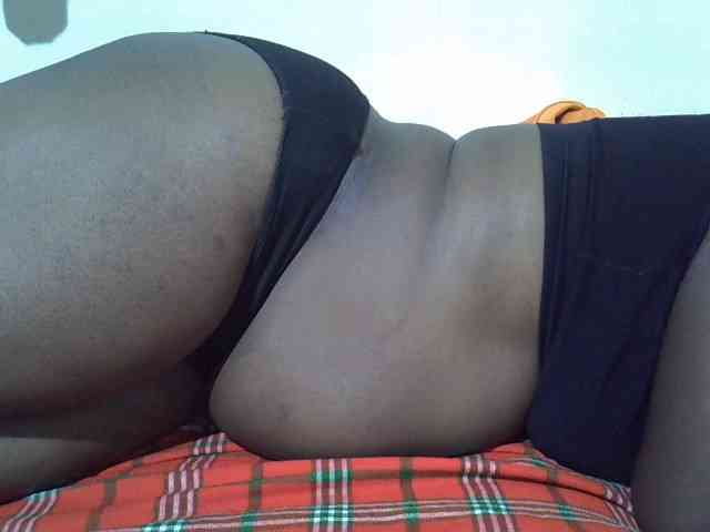 Ebonypussyy1 webcam