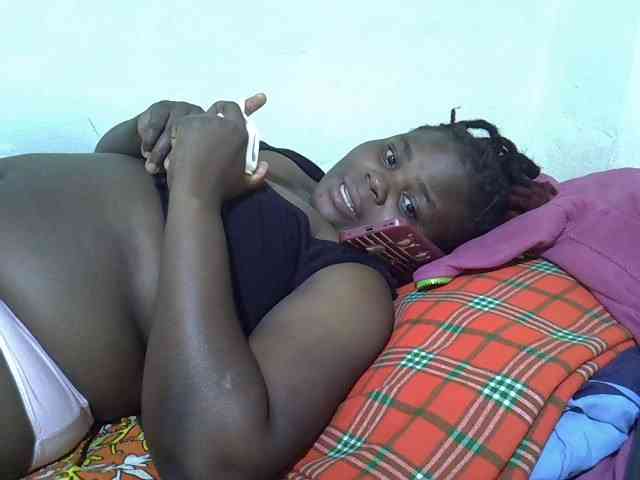 Ebonypussyy1 webcam