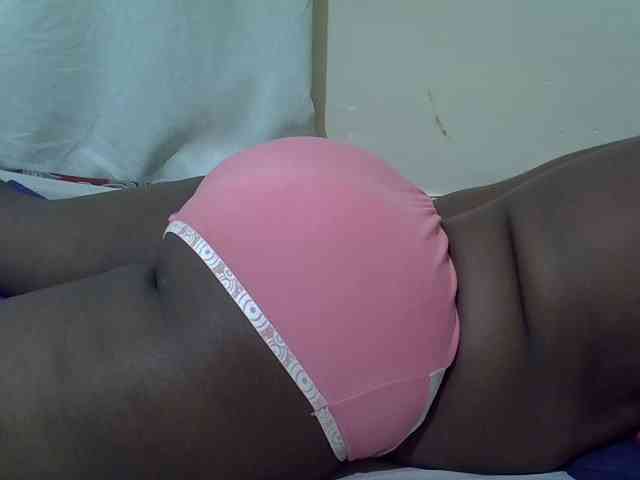 Ebonypussyy1