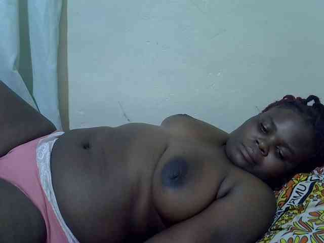 Ebonypussyy1 webcam