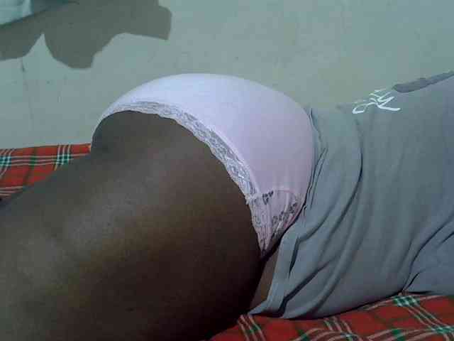 Ebonypussyy1 webcam