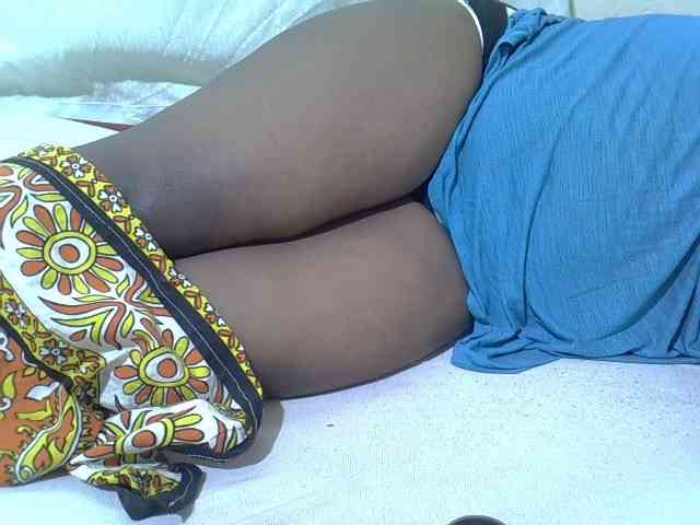Ebonypussyy1 webcam