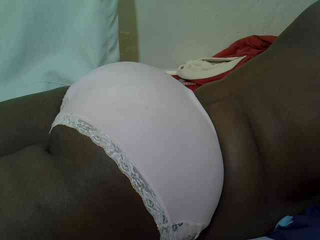 Ebonypussyy1