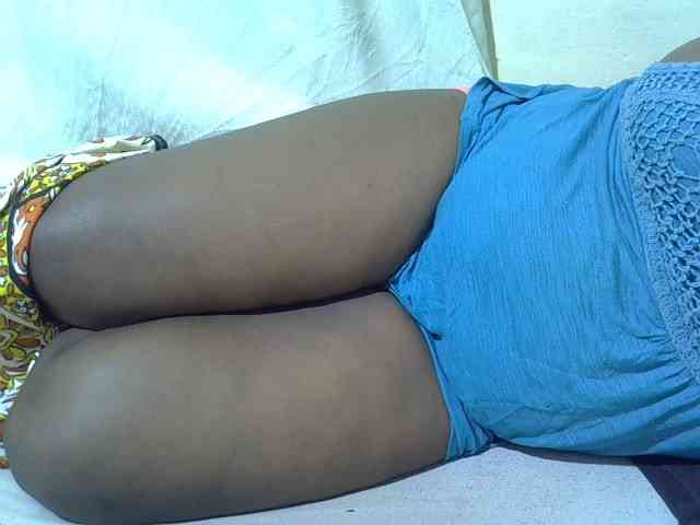 Ebonypussyy1