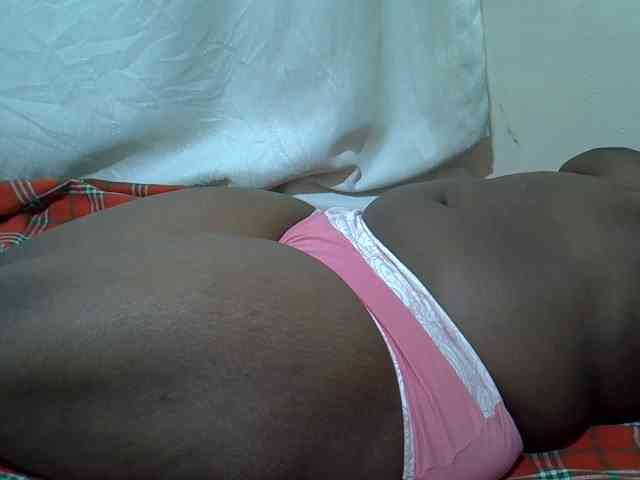 Ebonypussyy1 webcam