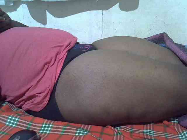Ebonypussyy1 webcam