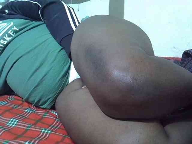 Ebonypussyy1 webcam