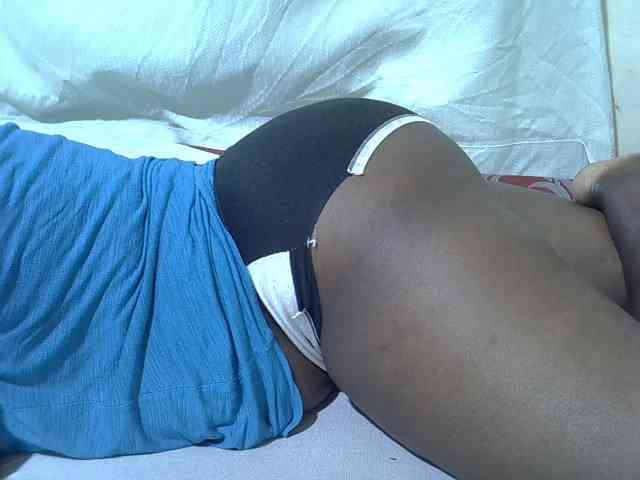 Ebonypussyy1 webcam