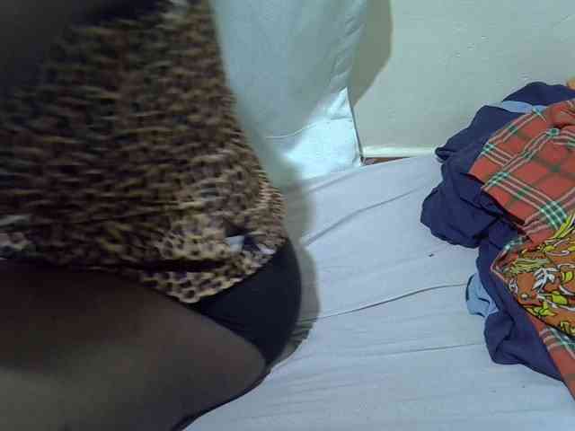 Ebonypussyy1 webcam