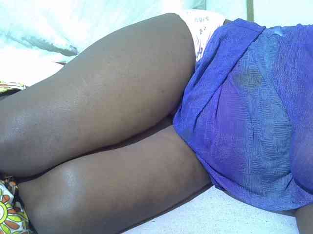 Ebonypussyy1