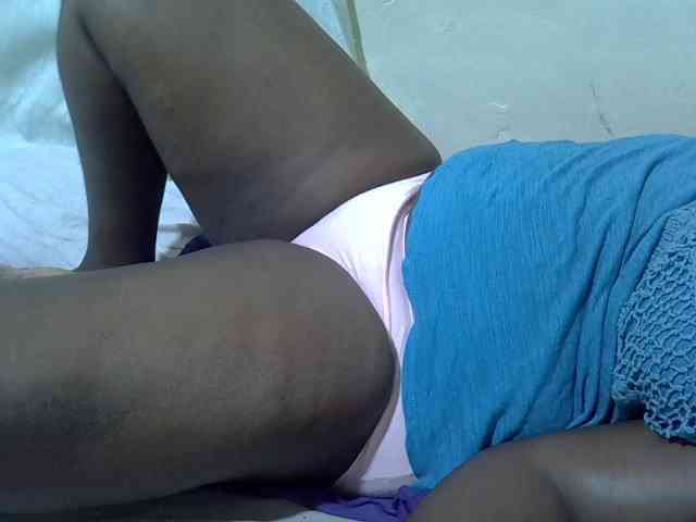 Ebonypussyy1 webcam
