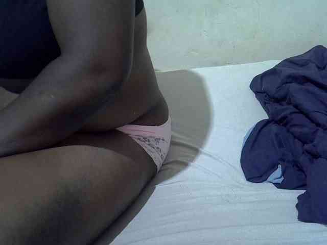 Ebonypussyy1 webcam