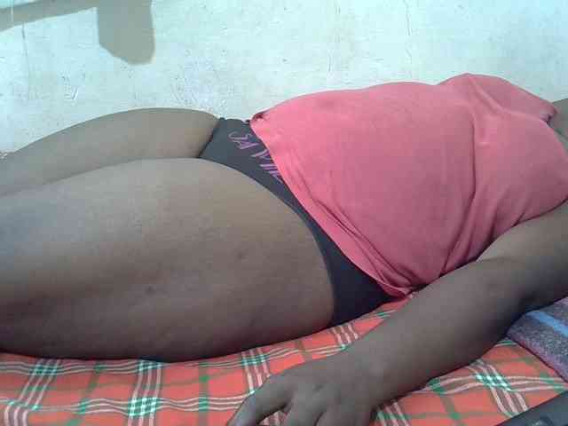 Ebonypussyy1