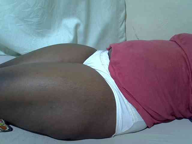 Ebonypussyy1 webcam