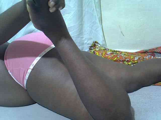 Ebonypussyy1 webcam