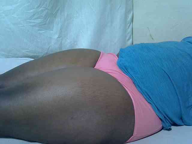 Ebonypussyy1 webcam