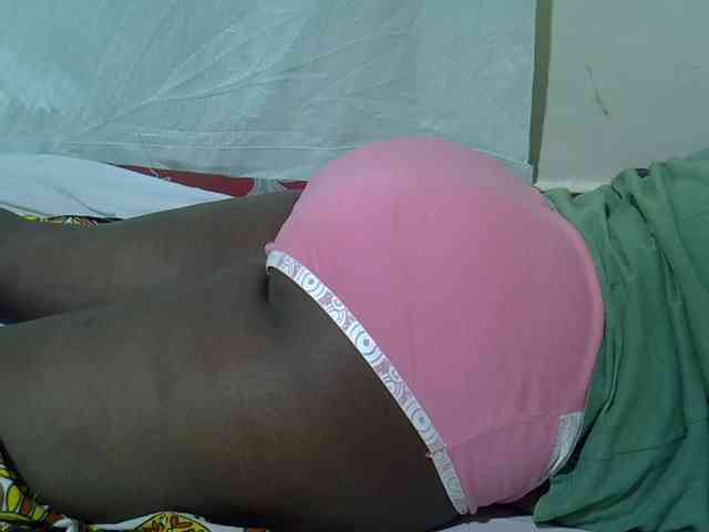 Ebonypussyy1