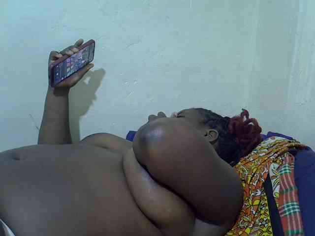 Ebonypussyy1 webcam
