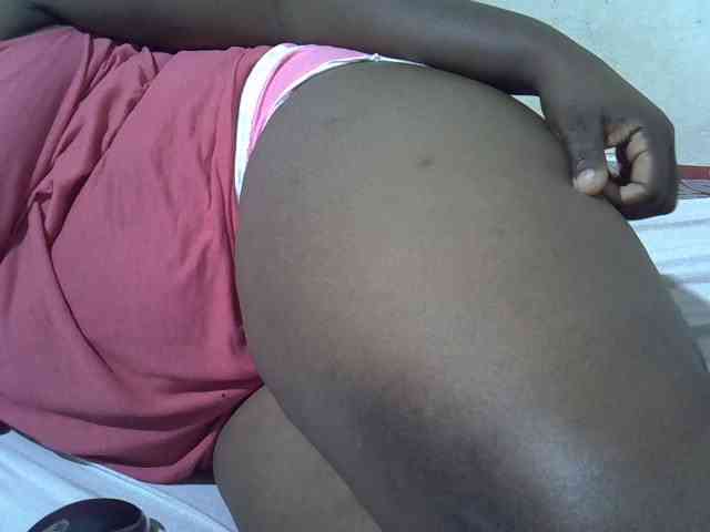 Ebonypussyy1 webcam