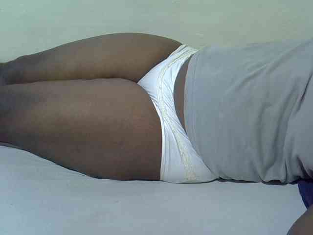 Ebonypussyy1 webcam
