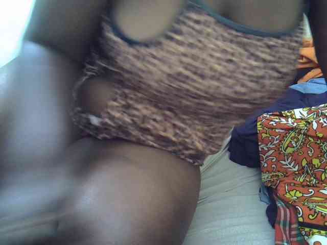 Ebonypussyy1 webcam