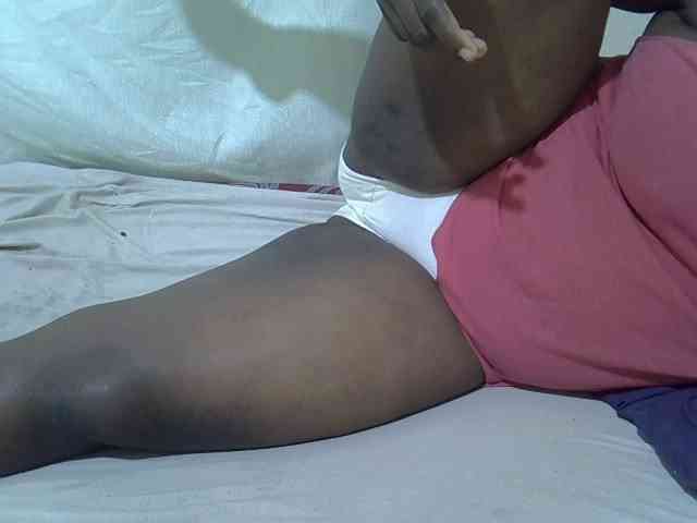 Ebonypussyy1 webcam
