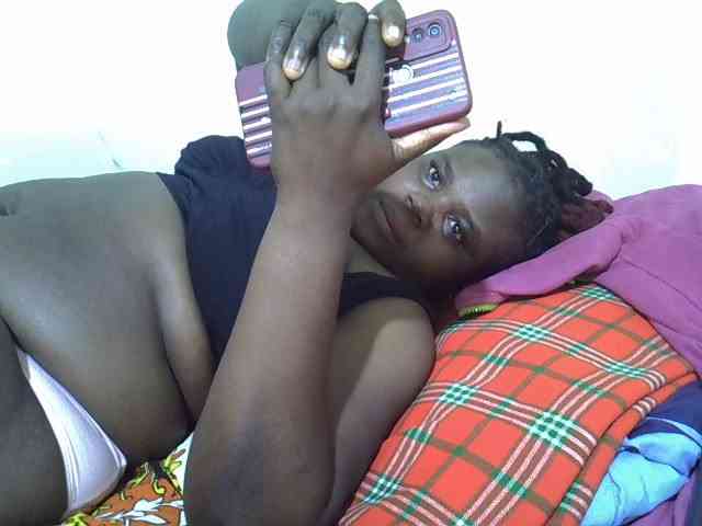 Ebonypussyy1