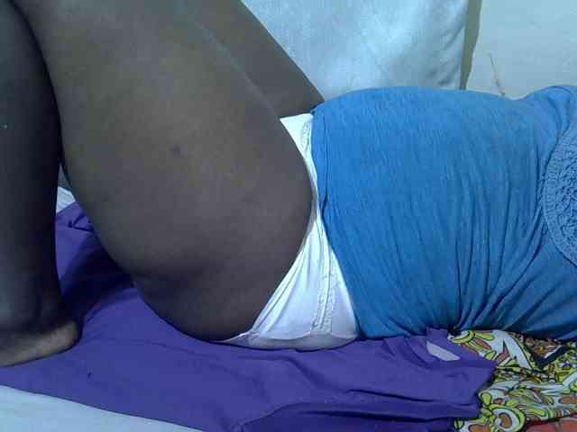 Ebonypussyy1 webcam