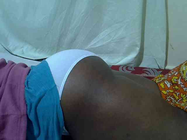 Ebonypussyy1 webcam