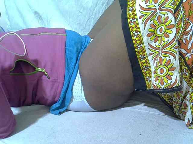 Ebonypussyy1 webcam