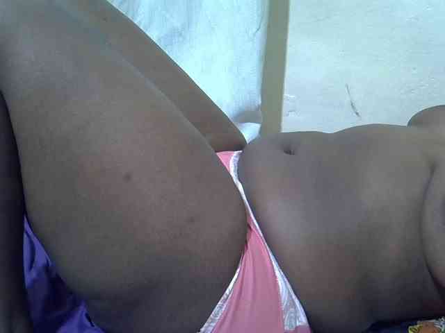 Ebonypussyy1 webcam